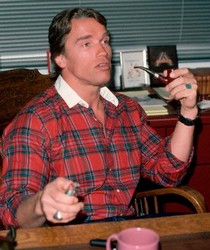 Arnold Schwarzenegger pipe