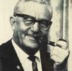 Rudolf Dassler pipe