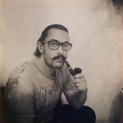 Aamir Khan pipe