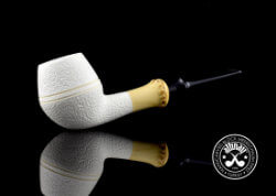 une pipe par Altinay