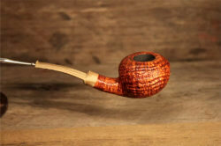 une pipe par Flávia Guilherme